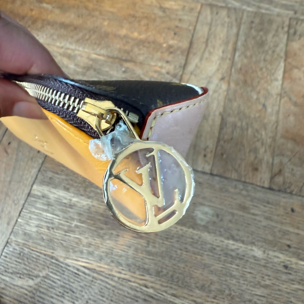 Louis Vuitton NYC Yellow Leather Pencil Pouch - Picture 6 of 9